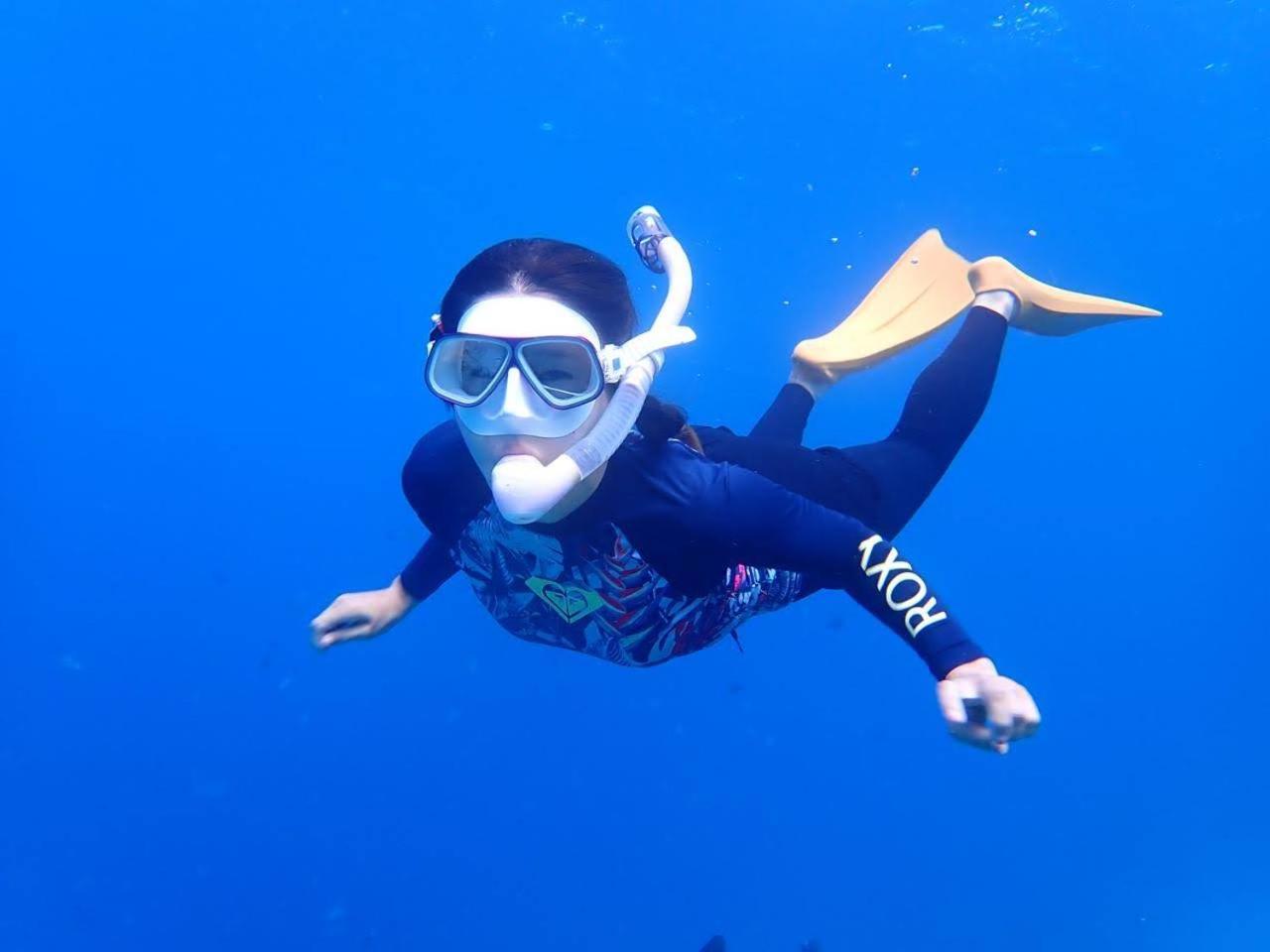 Umah Kayu 2-Menjangan Homestay バニュウェダン エクステリア 写真
